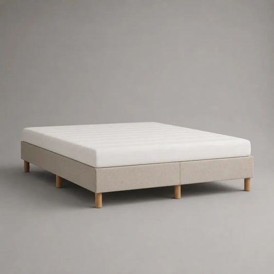 Doppelbett mit 2 Matratzen 180 x 200 cm, Polyesterbezug und Buchenmassivholzfüßen, Beige/Weiß/Naturfarben